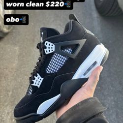 Jordan 4 Retro White Thunder ( size 9.5)