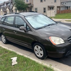 2009 KIA Rondo