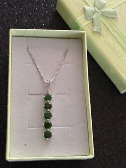 Silver Green stone pendant with chain