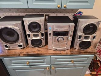 Vintage Sony Home Stereo System (CD Doesn't Work)