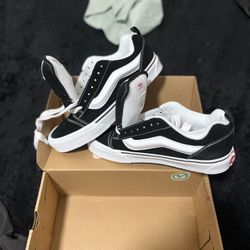 Vans Knu Skool Size 9