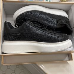 Black Glittery Size 6