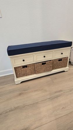 Entryway bench