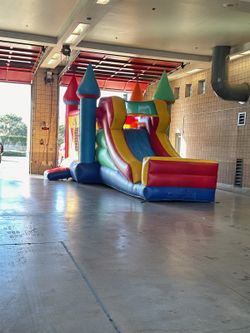 Bounce House With Slide