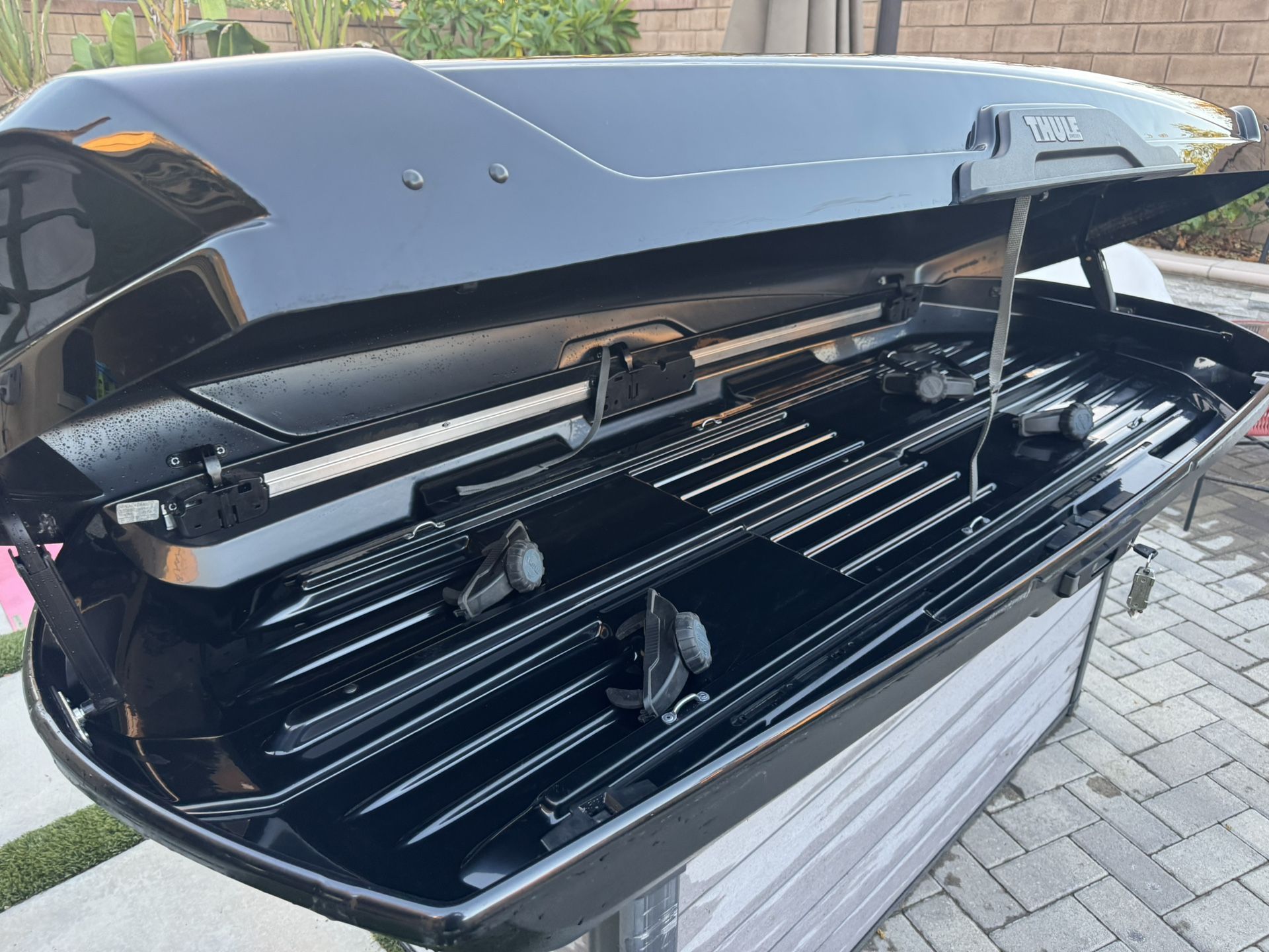 thule motion xt alpine roof box Like New