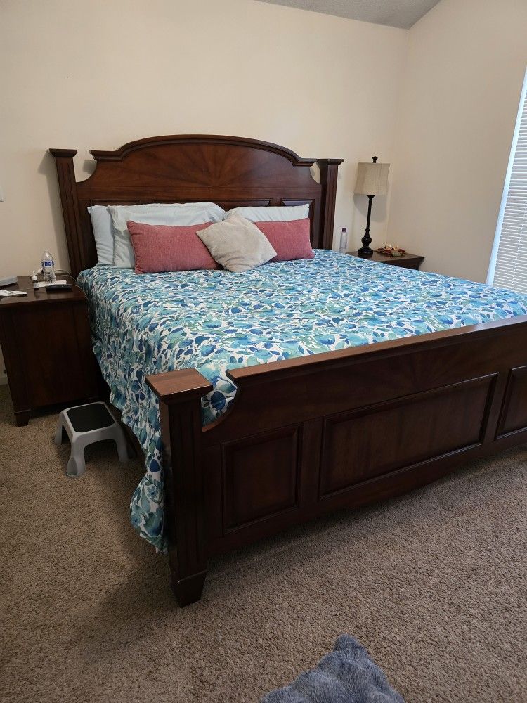MASTER BED