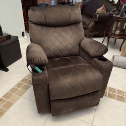 Lift Recliner *LIKE NEW! 