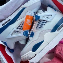 Military Blue Jordan 4