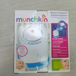 Munchkin Nursery Projector & Sound System 