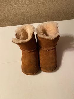 Ugg toddler boots size M