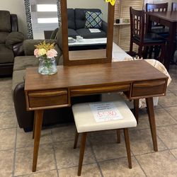 Beautiful Wooden Vanity Set