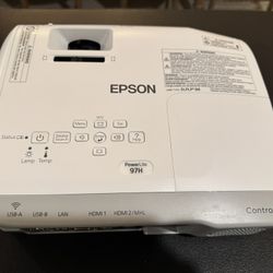 Epson H688A With Remote, Case  and portable screen 