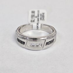 14kt White Gold Diamond/Black Diamond Ring