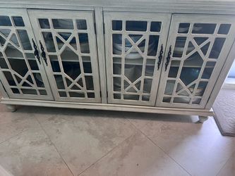 Console Buffet Rooms to go