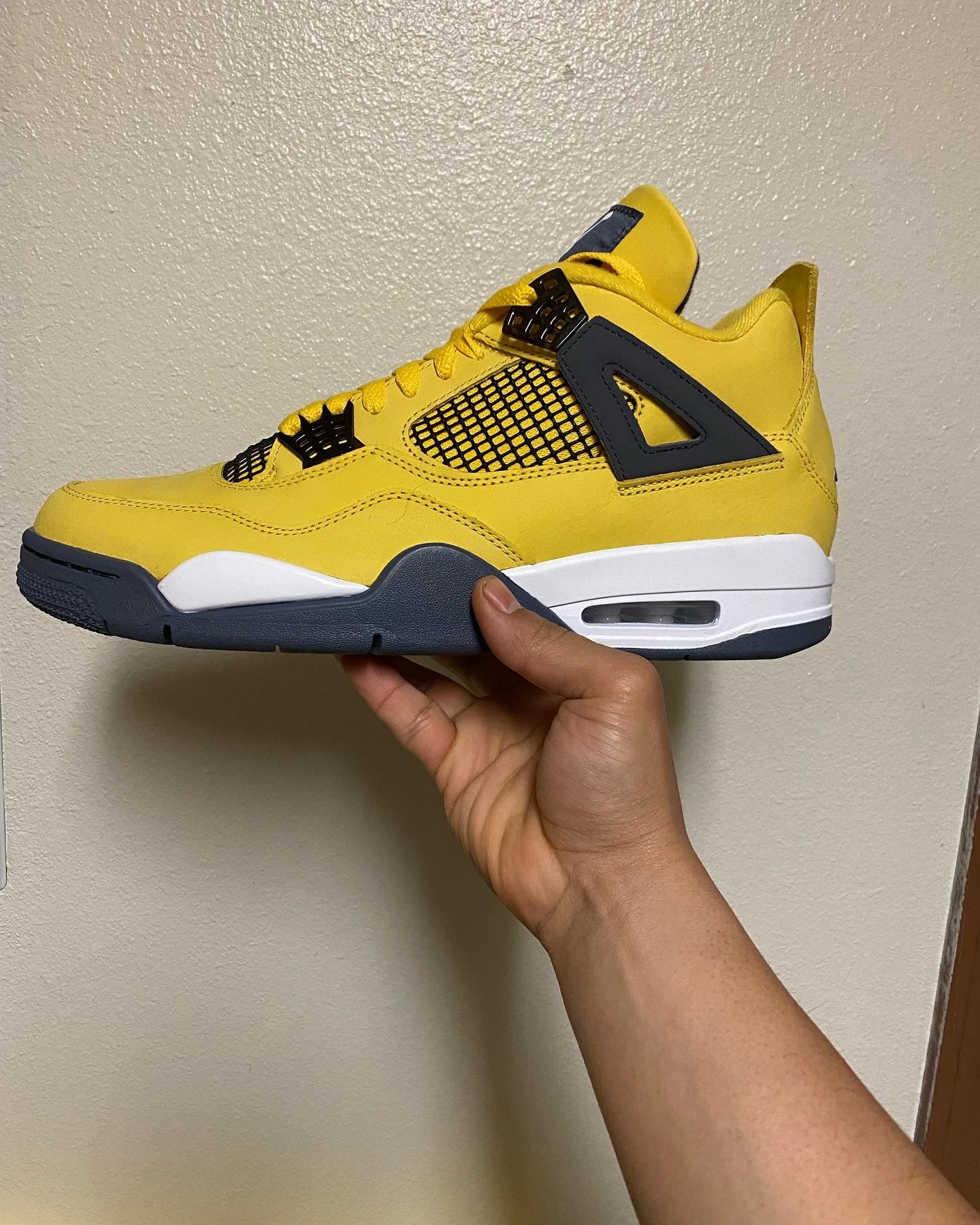 Jordan 4 Retro Lighting