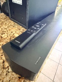 Samsung - HW-B650/ZA 3.1 Channel Soundbar with Wireless Subwoofer, Dolby 5.1 / DTS Virtual:X - Black
