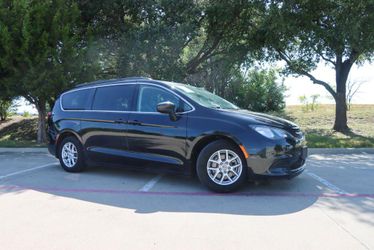 2021 Chrysler Voyager