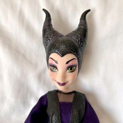 Disney Descendants 2014 Maleficent Doll Isle Of The Lost Villain Doll