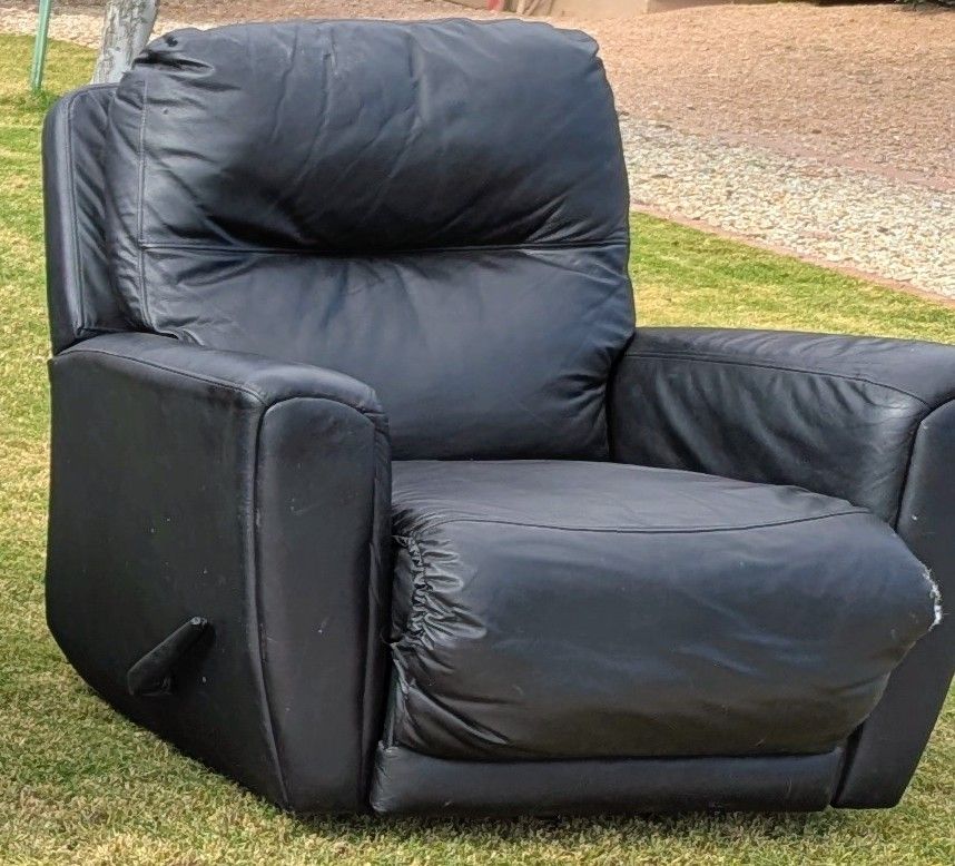 Black Recliner Free
