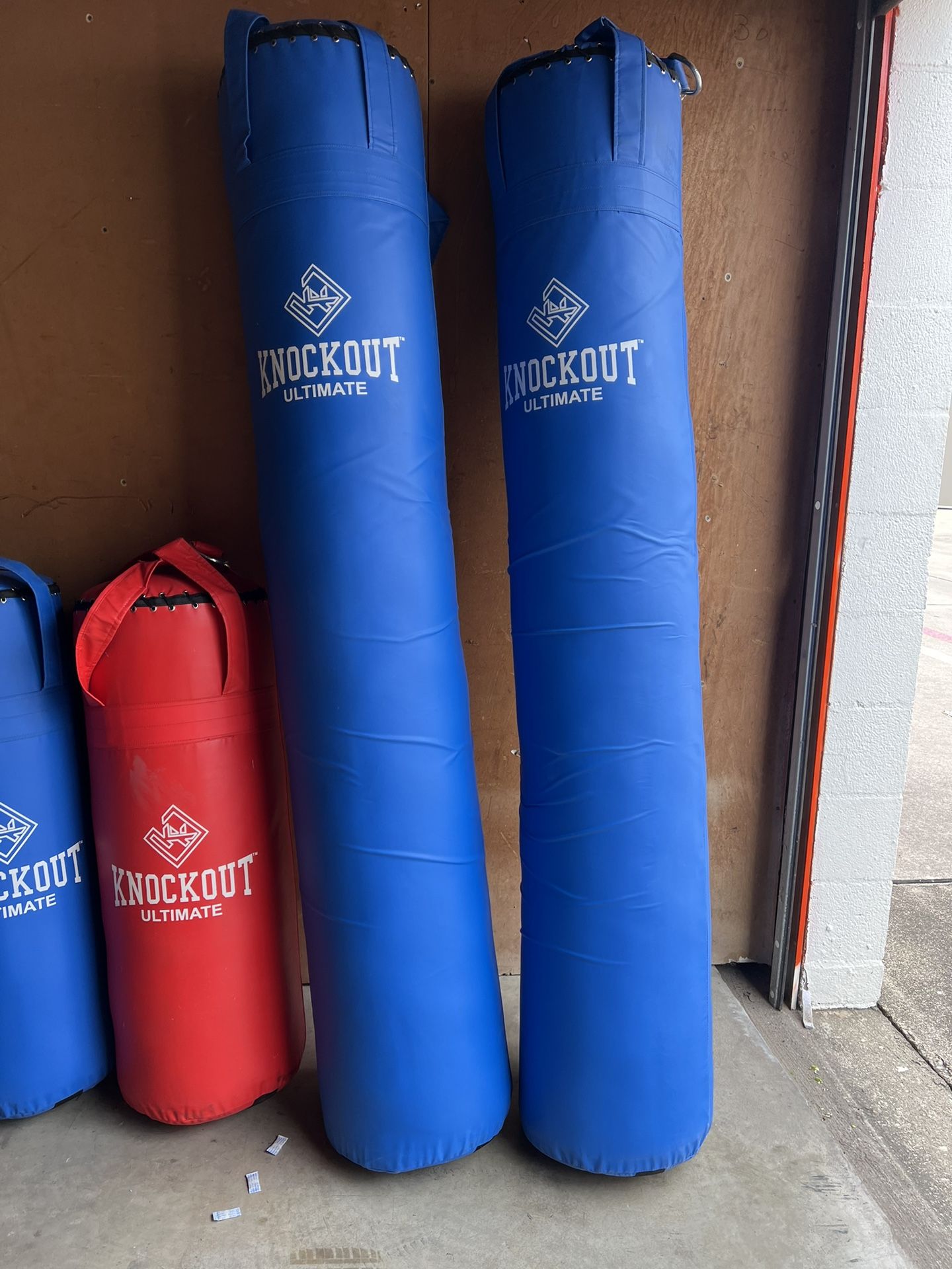 Punching Bags For Sale Different Sizes . Bolsas De Boxeo Diferentes Tamaños