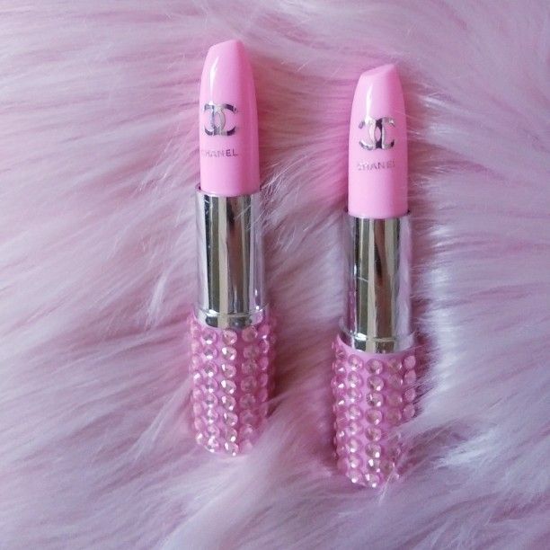 2 Cute Pink Lipstick pens