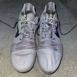 🏀 Nike Kyrie 3 — Men’s 10.5 — MUST GO