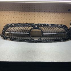 2020 - 2023 MERCEDES E-CLASS W213 -UPPER GRILLE OEM