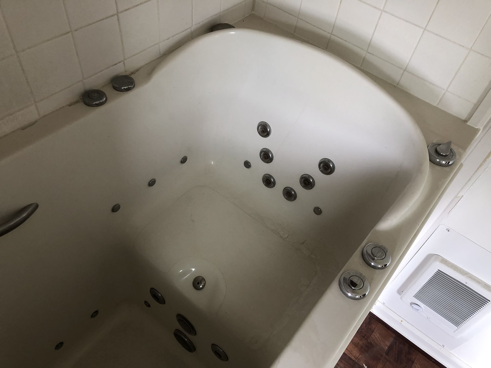 Walk in jacuzzi bath tub with in line heater for disabled for Sale in