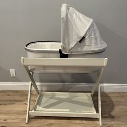 UPPAbaby White Bassinet ( Stand Not Included)
