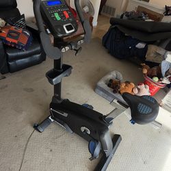 Nautilus U618 Upright Exercise Bike OBO
