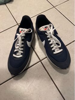 Nike Sneakers - Size 9 - Like New