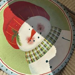 This is a set of four Oneida "Frosty Folks" Fiddlestix stoneware salad/dessert plates