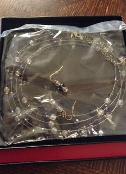 Necklace and earring set