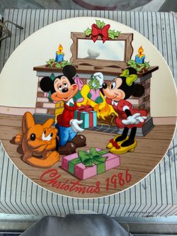 Disney collectors plate Christmas 1986 $35