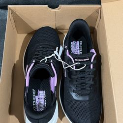 Skechers Swift Fit - Women - size 8.5- Brand New