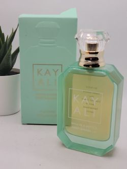 KAYALI 

MAUI IN A BOTTLE SWEET BANANA | 37 Eau de Parfum

1.7 ,fl