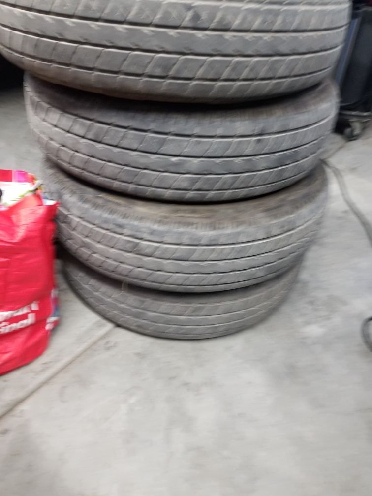 Trailer tires st205/75/15