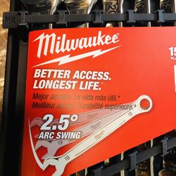 Milwaukee 15-Piece RATCHETING Metric Combination Wrench Set W/Storage Tray. Lifetime Warranty! 