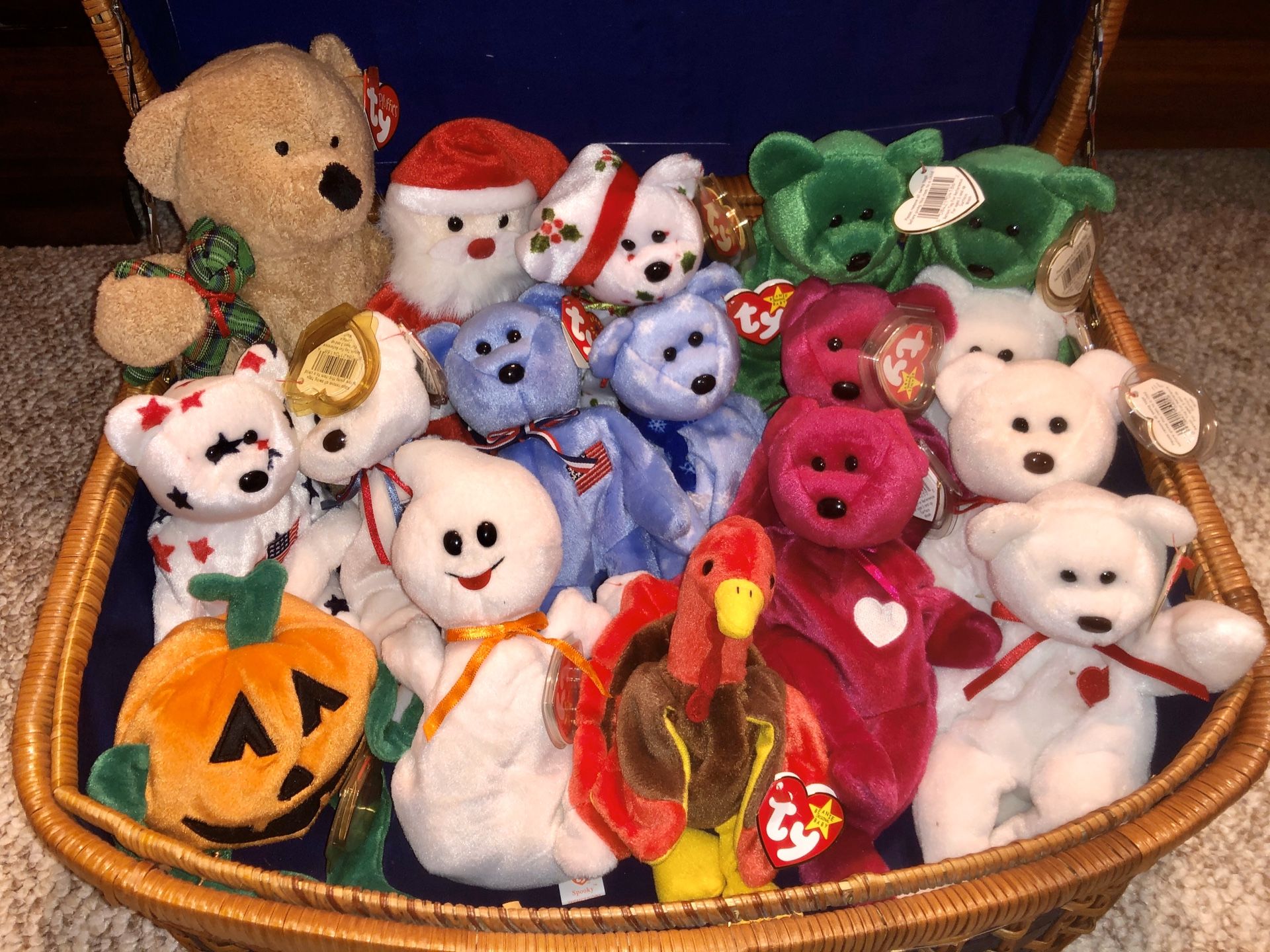 17 Holiday Beanie Babies