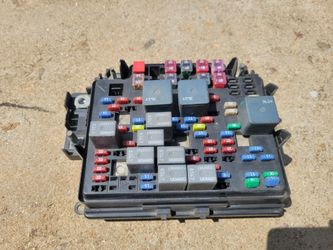 Silverado or Sierra Fuse block 2003~2006