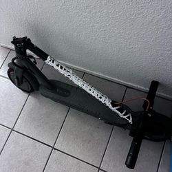 Volpam electric Scooter with charger