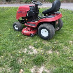 Toro Riding Lawn Tractor