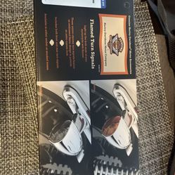 Harley-Davidson turn signal kit flames Amber  69845-08 Street Bob Motorcycle