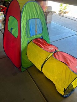 Kids Pop-Up Play Tent with Tunnel