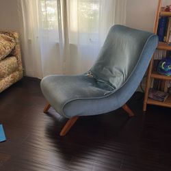Mid century Modern Armless Resting chair