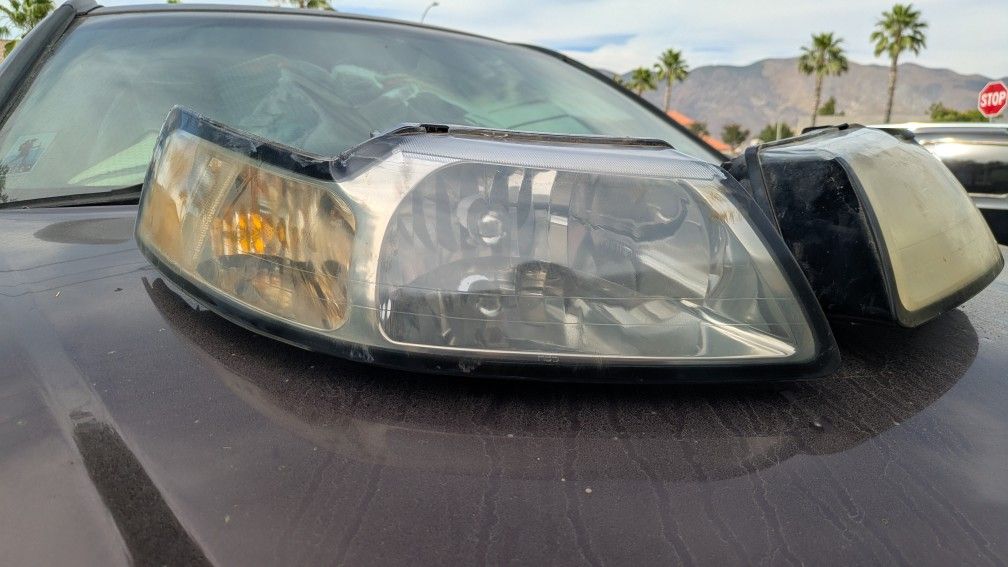 00-04 Mustang Headlights