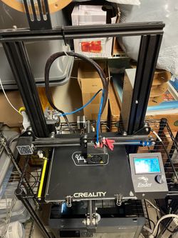 6 Creality Ender 3 3D printers