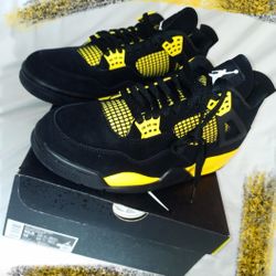 100% Authentic Nike Air Jordan’s 4 Thunders size 10.5