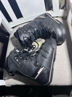 8.5 women’s snowboard boots