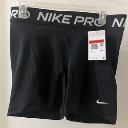 Woman’s 5 Inch Shorts (large)